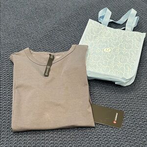 lululemon athletica Gray Short Sleeve Tee